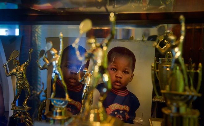 其中一个经 其中一个经