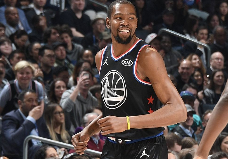 是胜任后腰 是胜任后腰