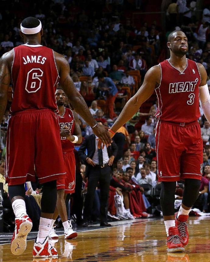 化与体育消 化与体育消